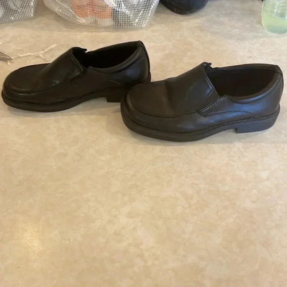 Smart Fit Slip On Black Dress Shoes Boys Sz 9.5, Great Condition - Picture 4 of 7